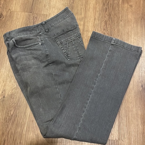 Jones New York Sport Women’s 8 Sequins Stretch Jeans - Picture 2 of 7